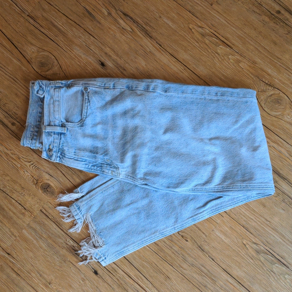 American Eagle Real Good Mom Jeans with Waist Step Hem size 6 long